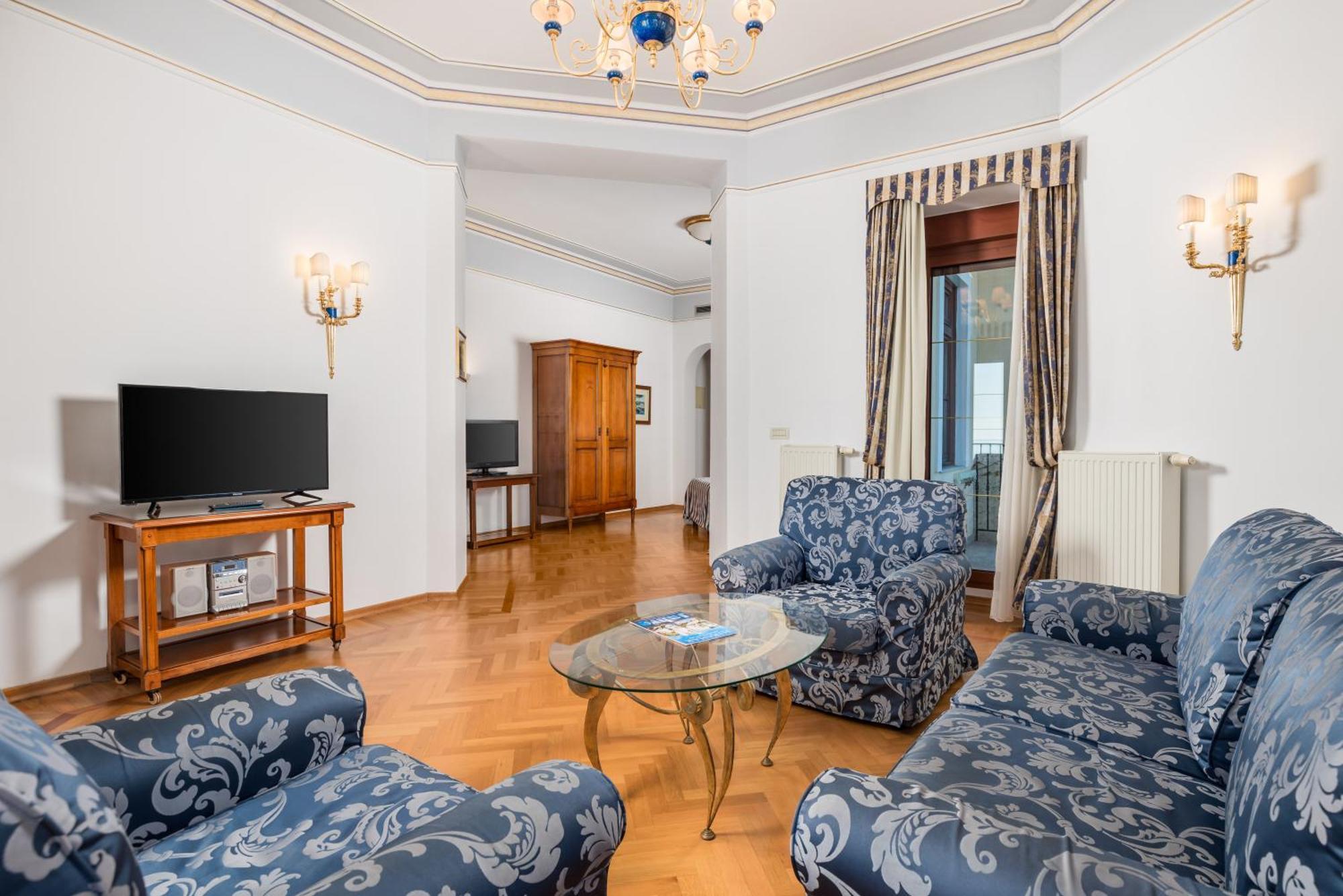 Hotel Miramar أوباتيا المظهر الخارجي الصورة